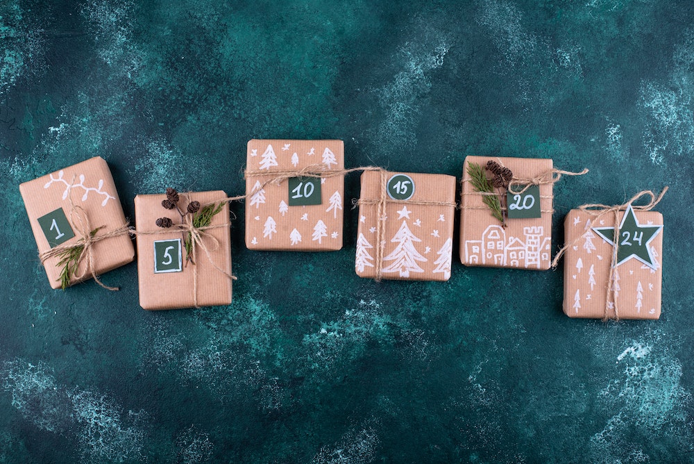 Le marché des calendriers de l'Avent : la tendance rhum, fromage, café...