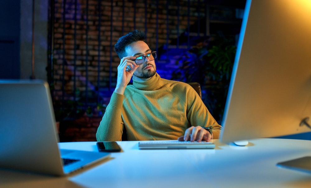 Cumuler les statuts de salarié et de micro-entrepreneur : conseils pour jongler efficacement